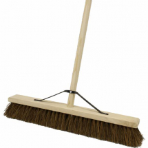Stiff Brush 18inch Complete with Stail